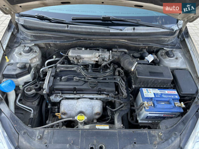 Серый Хендай Акцент, объемом двигателя 1.4 л и пробегом 135 тыс. км за 4800 $, фото 15 на Automoto.ua