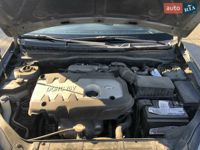 Сірий Хендай Акцент, об'ємом двигуна 1.4 л та пробігом 200 тис. км за 5000 $, фото 12 на Automoto.ua