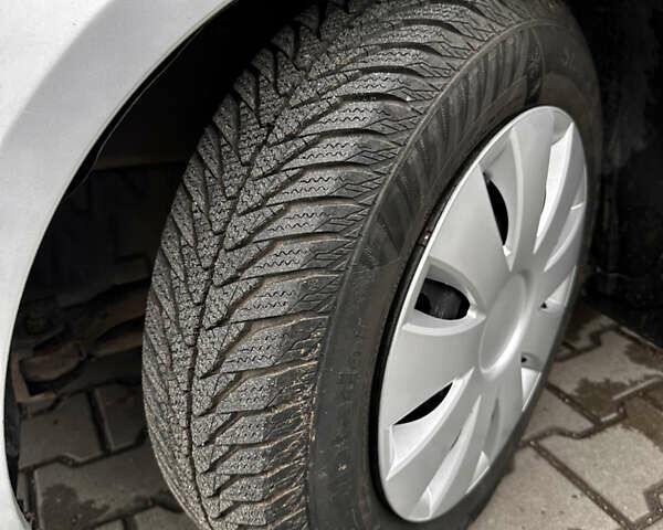 Серый Хендай Акцент, объемом двигателя 1.4 л и пробегом 327 тыс. км за 4500 $, фото 30 на Automoto.ua