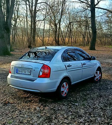 Серый Хендай Акцент, объемом двигателя 1.4 л и пробегом 258 тыс. км за 4700 $, фото 1 на Automoto.ua