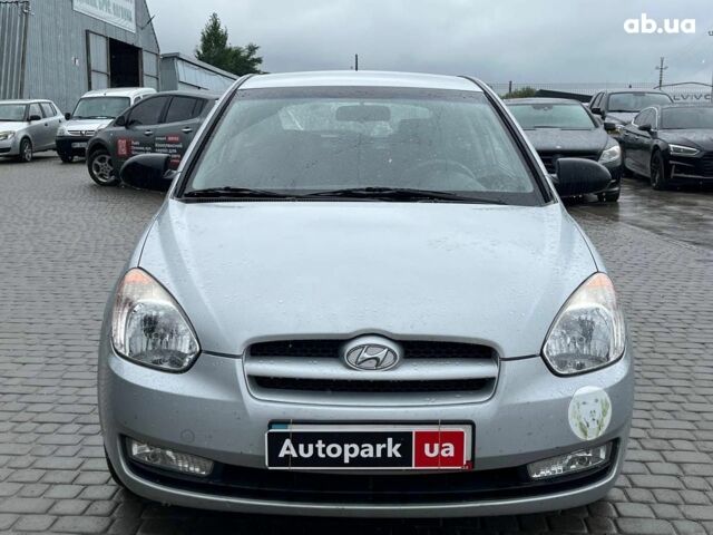 Серый Хендай Акцент, объемом двигателя 1.6 л и пробегом 105 тыс. км за 4490 $, фото 1 на Automoto.ua