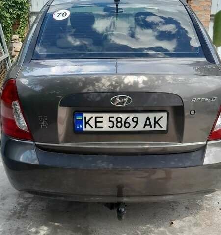 Серый Хендай Акцент, объемом двигателя 1.4 л и пробегом 211 тыс. км за 5205 $, фото 5 на Automoto.ua