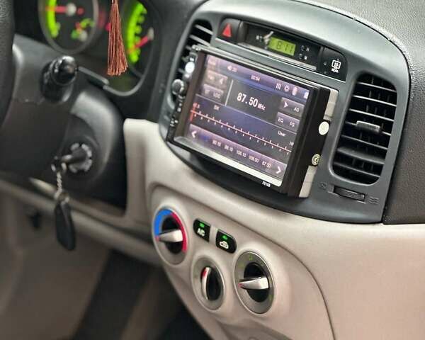 Хендай Акцент 2008 в Днепре (Днепропетровске) на Automoto.ua Серый Хендай Акцент, объемом двигателя 1.5 л и пробегом 193 тыс. км за 5199 $, фото 8 на Automoto.ua