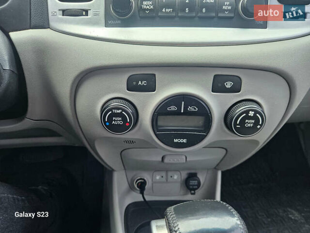 Серый Хендай Акцент, объемом двигателя 1.6 л и пробегом 201 тыс. км за 5300 $, фото 5 на Automoto.ua