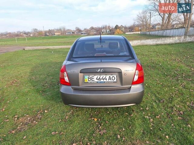 Сірий Хендай Акцент, об'ємом двигуна 1.4 л та пробігом 178 тис. км за 5500 $, фото 1 на Automoto.ua