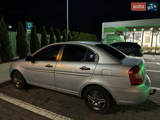 Серый Хендай Акцент, объемом двигателя 1.49 л и пробегом 250 тыс. км за 5300 $, фото 5 на Automoto.ua