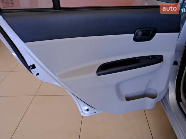 Серый Хендай Акцент, объемом двигателя 1.6 л и пробегом 55 тыс. км за 6900 $, фото 38 на Automoto.ua