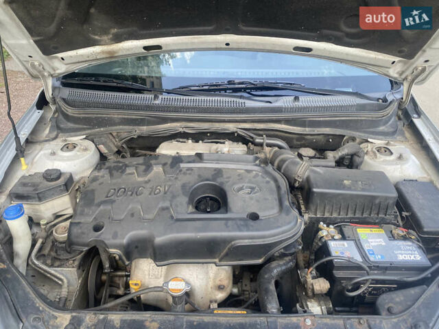 Серый Хендай Акцент, объемом двигателя 1.4 л и пробегом 245 тыс. км за 4500 $, фото 18 на Automoto.ua