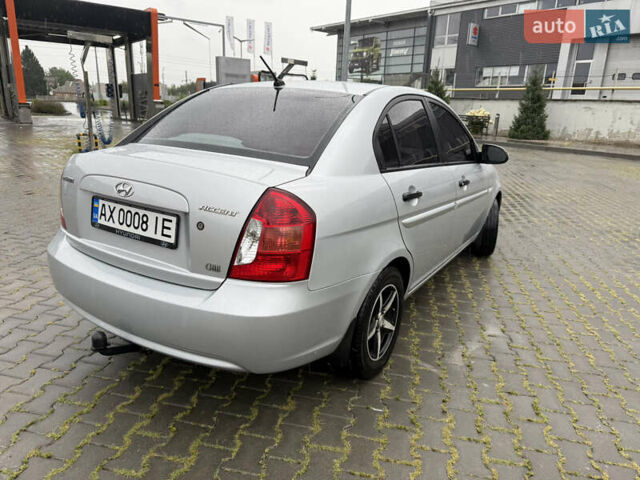 Серый Хендай Акцент, объемом двигателя 1.49 л и пробегом 190 тыс. км за 6200 $, фото 3 на Automoto.ua