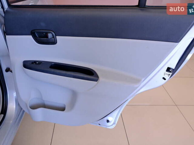 Серый Хендай Акцент, объемом двигателя 1.6 л и пробегом 55 тыс. км за 6900 $, фото 43 на Automoto.ua