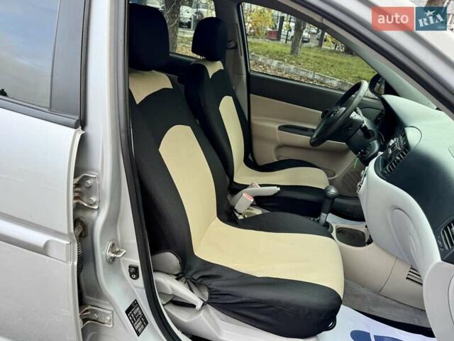 Серый Хендай Акцент, объемом двигателя 1.4 л и пробегом 165 тыс. км за 4990 $, фото 18 на Automoto.ua