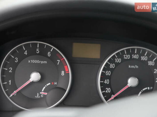 Серый Хендай Акцент, объемом двигателя 1.4 л и пробегом 300 тыс. км за 3312 $, фото 5 на Automoto.ua