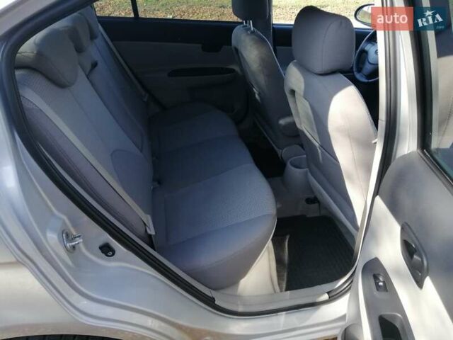 Серый Хендай Акцент, объемом двигателя 1.6 л и пробегом 150 тыс. км за 7000 $, фото 18 на Automoto.ua