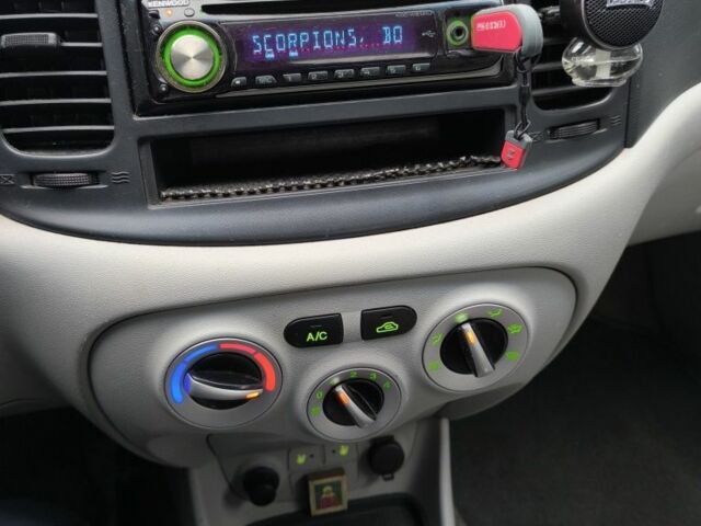 Серый Хендай Акцент, объемом двигателя 1.4 л и пробегом 120 тыс. км за 3600 $, фото 12 на Automoto.ua