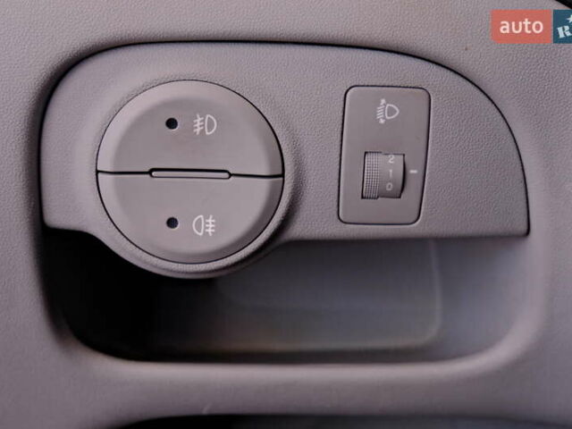 Серый Хендай Акцент, объемом двигателя 1.6 л и пробегом 55 тыс. км за 6900 $, фото 33 на Automoto.ua