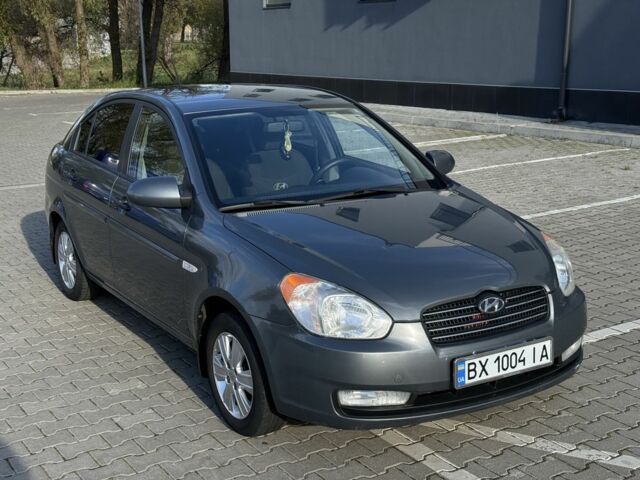 Серый Хендай Акцент, объемом двигателя 1.5 л и пробегом 154 тыс. км за 4799 $, фото 1 на Automoto.ua