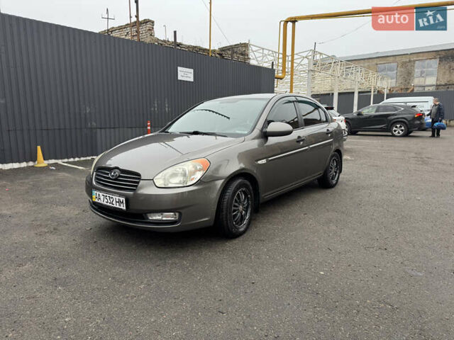 Серый Хендай Акцент, объемом двигателя 1.4 л и пробегом 122 тыс. км за 4500 $, фото 1 на Automoto.ua