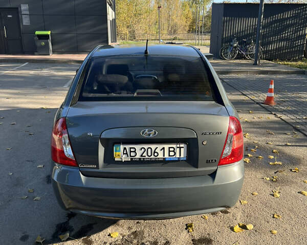 Серый Хендай Акцент, объемом двигателя 1.6 л и пробегом 308 тыс. км за 4600 $, фото 6 на Automoto.ua