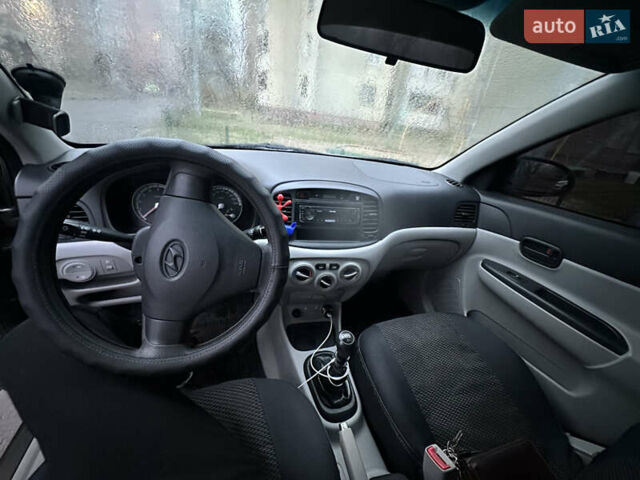 Сірий Хендай Акцент, об'ємом двигуна 1.4 л та пробігом 123 тис. км за 4700 $, фото 11 на Automoto.ua
