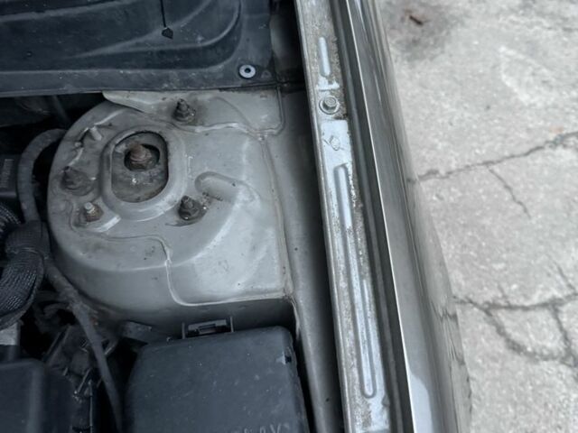 Серый Хендай Акцент, объемом двигателя 1.4 л и пробегом 281 тыс. км за 4900 $, фото 10 на Automoto.ua