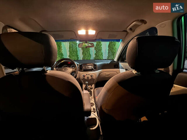 Серый Хендай Акцент, объемом двигателя 1.49 л и пробегом 250 тыс. км за 5300 $, фото 12 на Automoto.ua