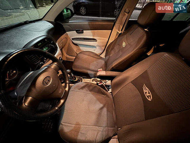 Серый Хендай Акцент, объемом двигателя 1.49 л и пробегом 250 тыс. км за 5300 $, фото 7 на Automoto.ua