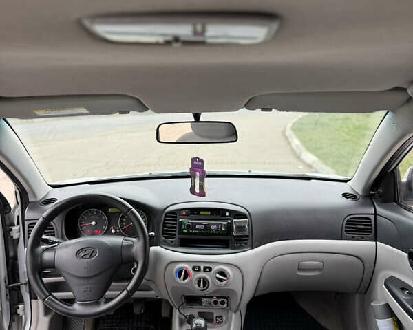 Сірий Хендай Акцент, об'ємом двигуна 1.4 л та пробігом 313 тис. км за 4150 $, фото 16 на Automoto.ua