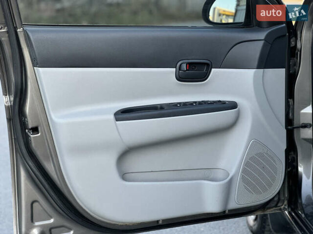 Серый Хендай Акцент, объемом двигателя 1.4 л и пробегом 98 тыс. км за 4899 $, фото 14 на Automoto.ua