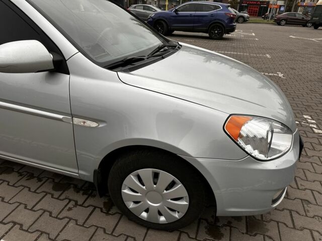 Серый Хендай Акцент, объемом двигателя 1.4 л и пробегом 327 тыс. км за 4500 $, фото 16 на Automoto.ua