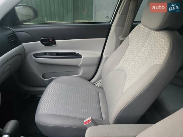 Серый Хендай Акцент, объемом двигателя 1.4 л и пробегом 82 тыс. км за 6600 $, фото 15 на Automoto.ua