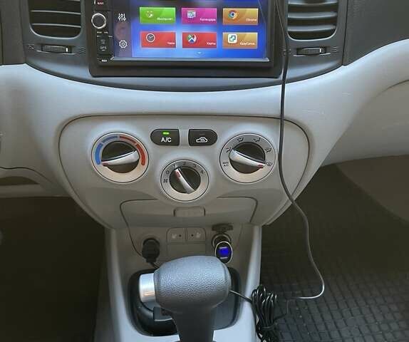 Серый Хендай Акцент, объемом двигателя 1.4 л и пробегом 151 тыс. км за 6300 $, фото 8 на Automoto.ua