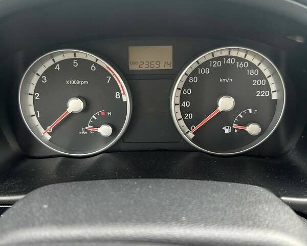 Сірий Хендай Акцент, об'ємом двигуна 1.4 л та пробігом 237 тис. км за 4700 $, фото 9 на Automoto.ua