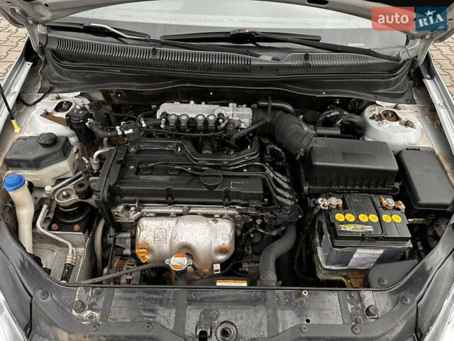 Серый Хендай Акцент, объемом двигателя 1.4 л и пробегом 327 тыс. км за 4500 $, фото 18 на Automoto.ua