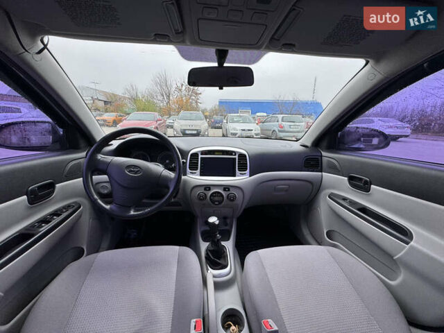 Серый Хендай Акцент, объемом двигателя 1.6 л и пробегом 211 тыс. км за 5200 $, фото 15 на Automoto.ua