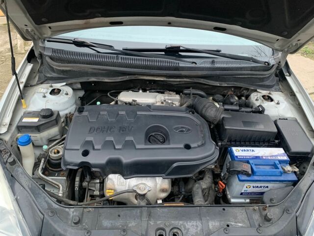 Сірий Хендай Акцент, об'ємом двигуна 1.4 л та пробігом 144 тис. км за 5300 $, фото 7 на Automoto.ua