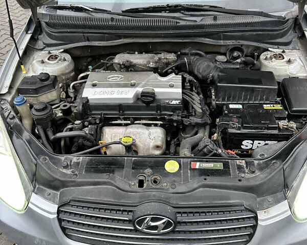 Серый Хендай Акцент, объемом двигателя 1.4 л и пробегом 207 тыс. км за 3850 $, фото 21 на Automoto.ua