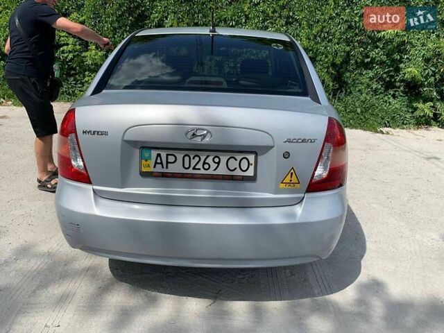 Сірий Хендай Акцент, об'ємом двигуна 1.4 л та пробігом 170 тис. км за 5100 $, фото 2 на Automoto.ua