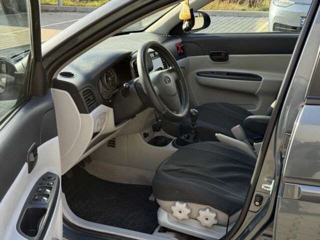 Серый Хендай Акцент, объемом двигателя 1.5 л и пробегом 154 тыс. км за 4799 $, фото 17 на Automoto.ua