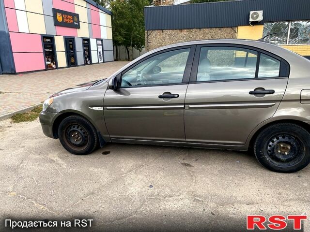 Серый Хендай Акцент, объемом двигателя 1.4 л и пробегом 180 тыс. км за 4200 $, фото 1 на Automoto.ua