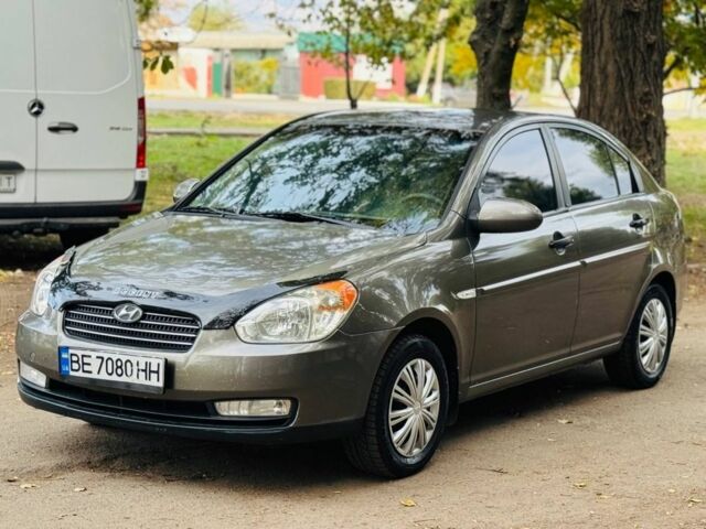 Серый Хендай Акцент, объемом двигателя 1.4 л и пробегом 165 тыс. км за 4950 $, фото 1 на Automoto.ua