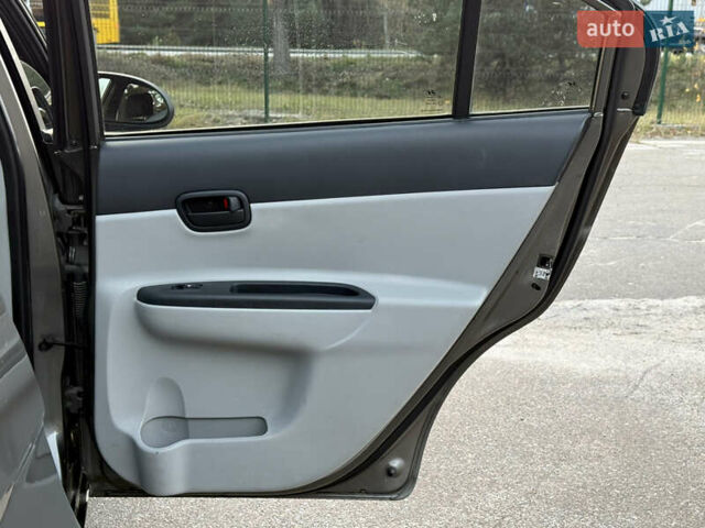 Сірий Хендай Акцент, об'ємом двигуна 1.4 л та пробігом 138 тис. км за 5600 $, фото 40 на Automoto.ua