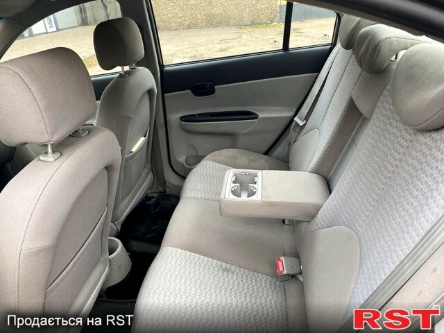 Серый Хендай Акцент, объемом двигателя 1.4 л и пробегом 180 тыс. км за 4200 $, фото 2 на Automoto.ua