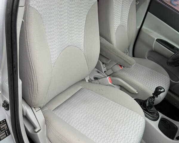 Серый Хендай Акцент, объемом двигателя 1.49 л и пробегом 190 тыс. км за 6200 $, фото 19 на Automoto.ua