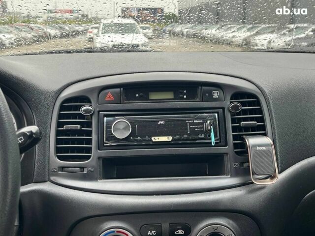 Серый Хендай Акцент, объемом двигателя 1.6 л и пробегом 105 тыс. км за 4490 $, фото 28 на Automoto.ua