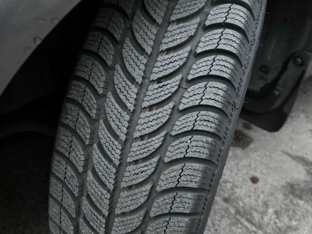 Серый Хендай Акцент, объемом двигателя 1.4 л и пробегом 281 тыс. км за 4900 $, фото 8 на Automoto.ua