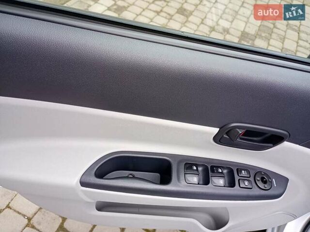 Сірий Хендай Акцент, об'ємом двигуна 1.4 л та пробігом 73 тис. км за 5995 $, фото 20 на Automoto.ua