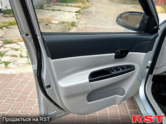 Сірий Хендай Акцент, об'ємом двигуна 1.4 л та пробігом 290 тис. км за 4799 $, фото 8 на Automoto.ua