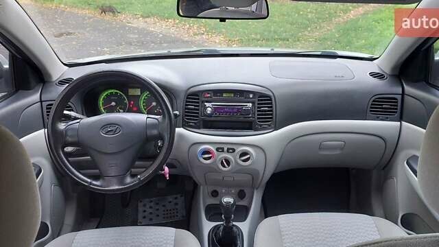 Сірий Хендай Акцент, об'ємом двигуна 1.4 л та пробігом 192 тис. км за 5000 $, фото 5 на Automoto.ua