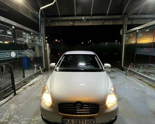 Серый Хендай Акцент, объемом двигателя 1.4 л и пробегом 140 тыс. км за 5199 $, фото 3 на Automoto.ua