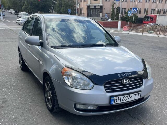 Сірий Хендай Акцент, об'ємом двигуна 1.6 л та пробігом 130 тис. км за 4500 $, фото 1 на Automoto.ua